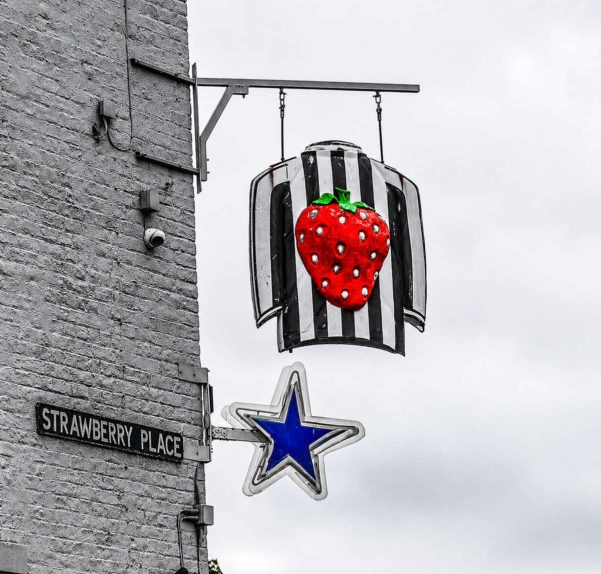 The Strawberry, NUFC (B&W)